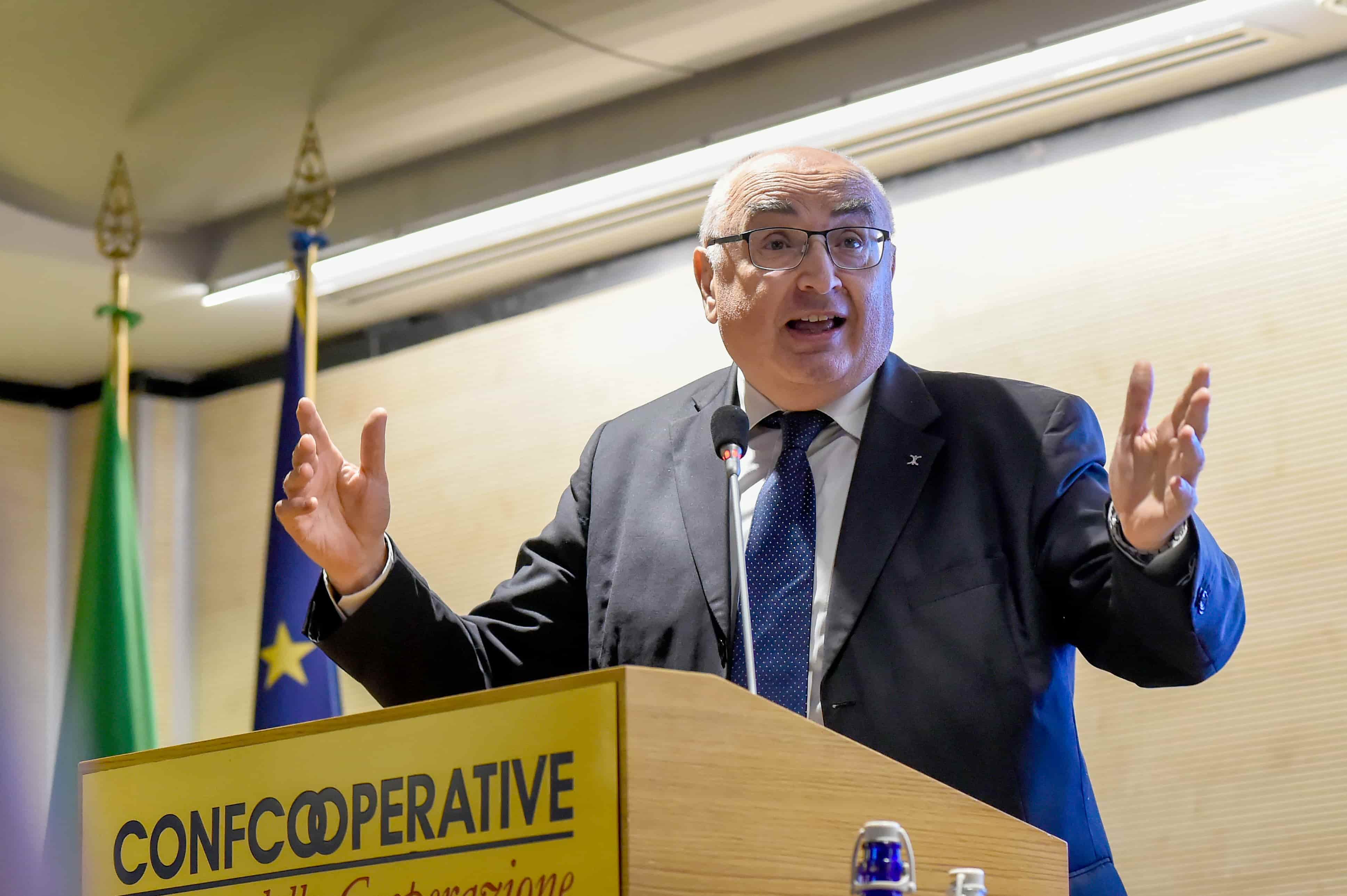 Credito in Italia, studio Censis-Confcooperative: TAEG imprese al 4,77% e costi maggiori al Sud