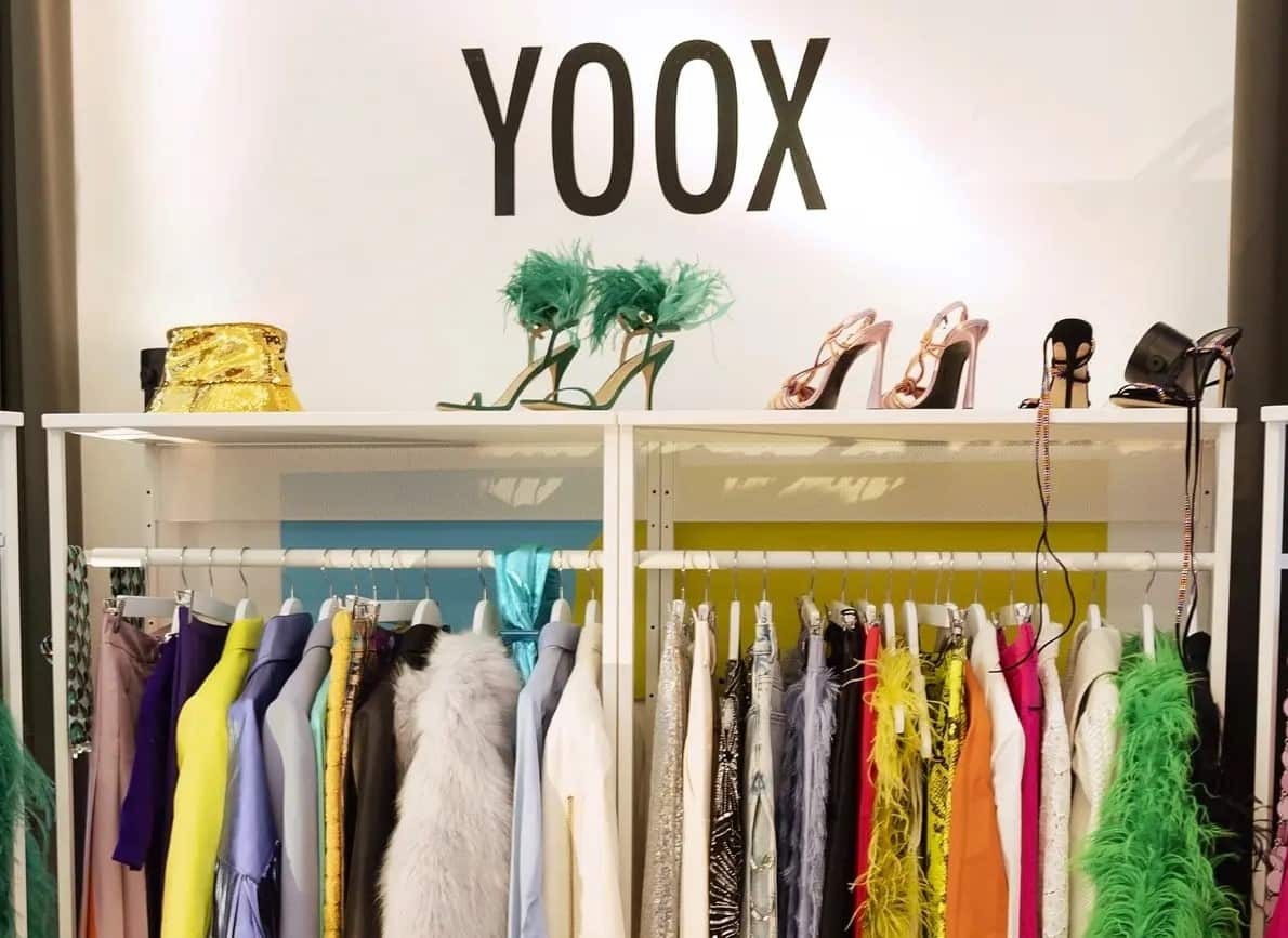 Yoox, i lavoratori proseguono la protesta contro i 211 licenziamenti