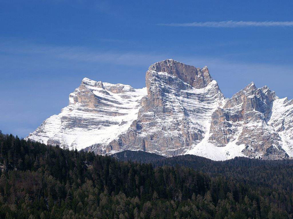 Fatto scendere dal bus perché senza biglietto: bambino percorre 6 chilometri nella neve