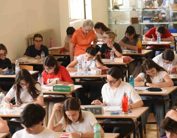 Maturità 2026, ecco le materie: Latino al Classico, Matematica allo Scientifico