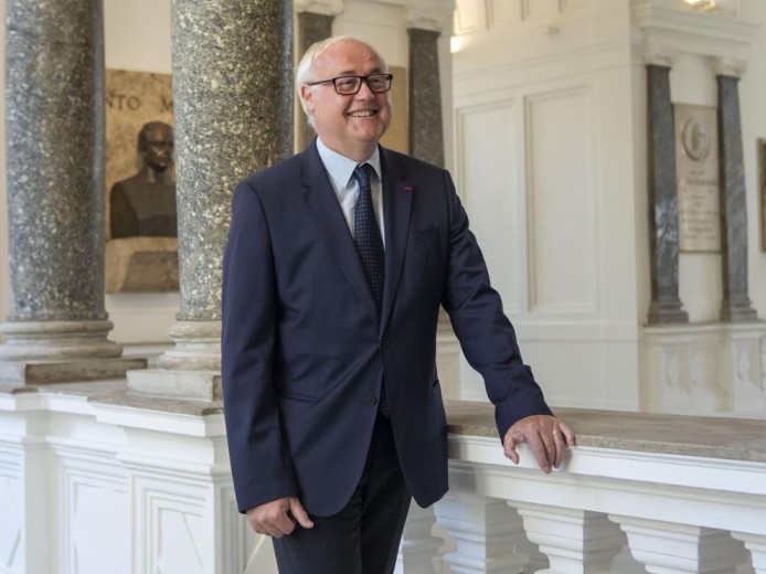 STMicroelectronics chiude il 2025 in frenata ma supera le attese nel quarto trimestre