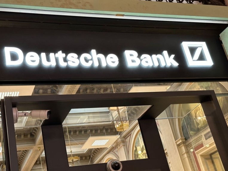 Germania: perquisiti dalla polizia gli uffici di Francoforte e Berlino della Deutsche Bank