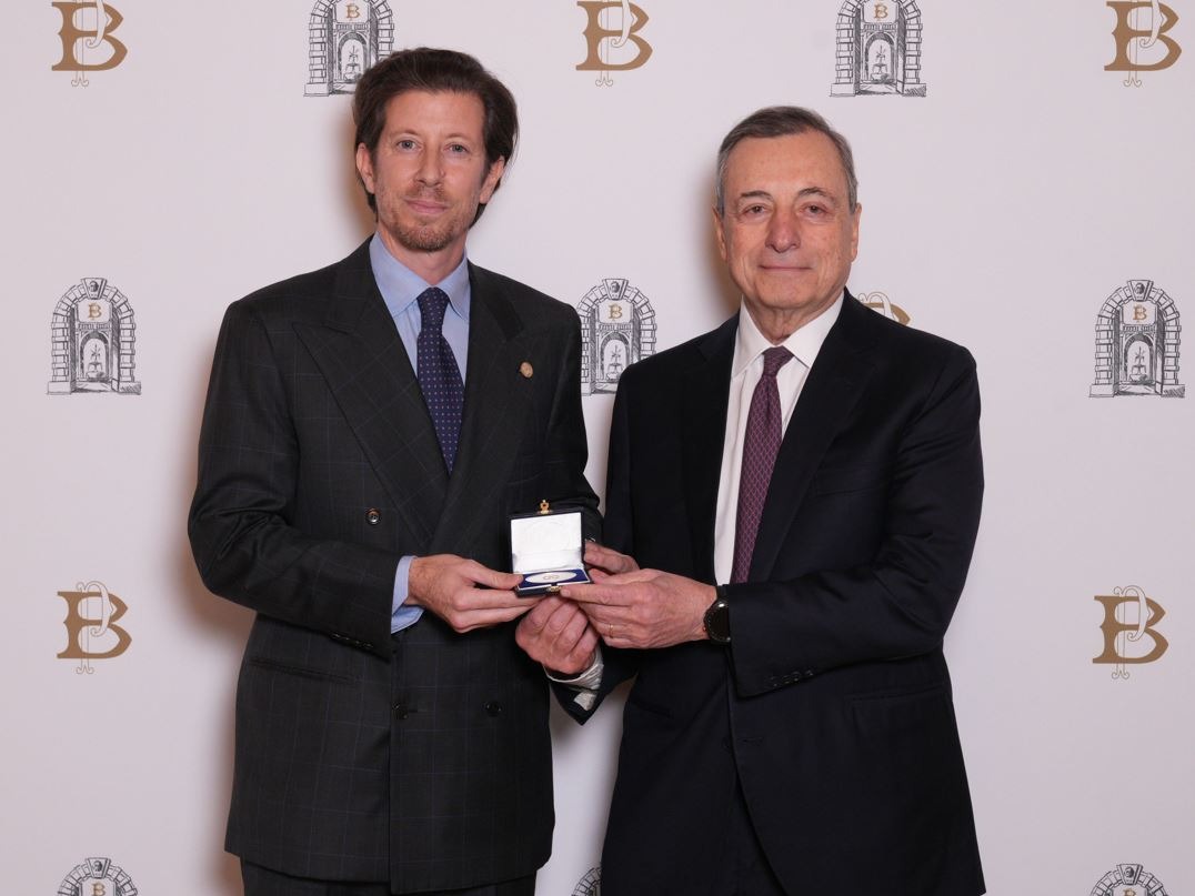 Premio Bancor 2025, a Mario Draghi il riconoscimento per l’economia e a Zanny Minton Beddoes quello per il giornalismo