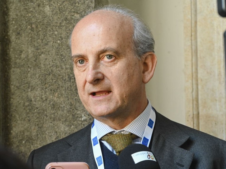 Vino, negli Usa consumi in calo per il quinto anno consecutivo: l’Italia resiste grazie al Prosecco e ai grandi rossi