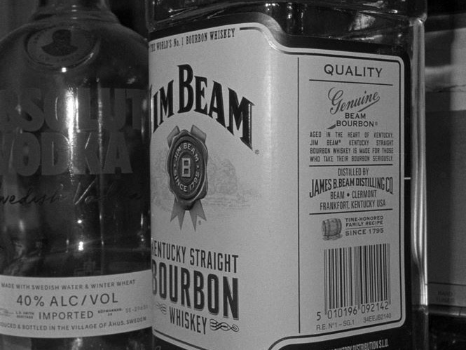 I dazi costringono Jim Beam, icona del bourbon, a fermare la produzione nella sua principale distilleria