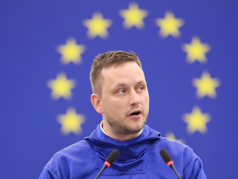 Groenlandia, il premier dell'Isola chiede rispetto a Trump: Siamo un popolo, una terra, una democrazia