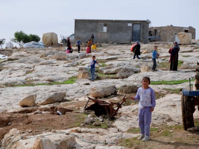 Cisgiordania: coloni attaccano il villaggio di No Other Land e depredano i pastori delle greggi