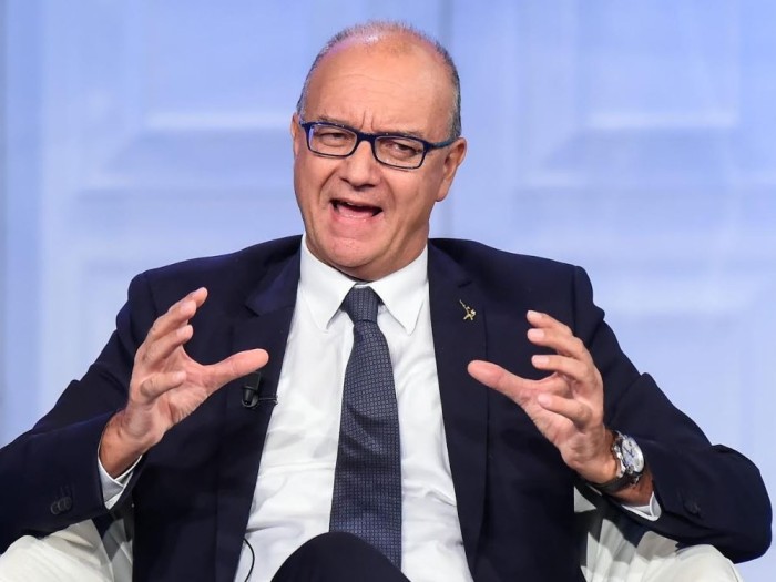 Ma il governo pensa veramente di risolvere il malessere dei giovani col metaldetector?