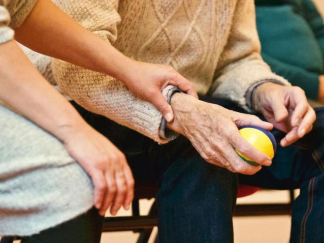 Alzheimer, sfida da 7 milioni di pazienti: l'industria scende in campo con l'IHI